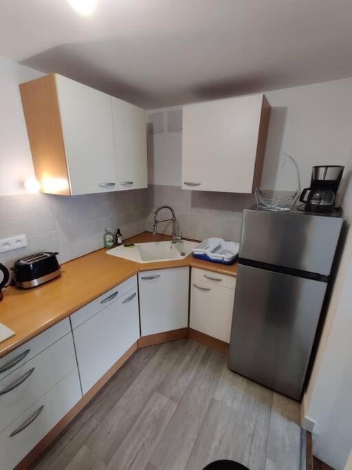 Le Tropica Appartement 2 Chambres, Plein Sud Centre Ville De Vitre Kültér fotó